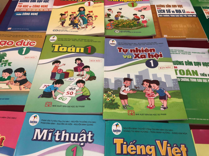 Bộ GD&ĐT lên tiếng trước thông tin sách giáo khoa mới lớp 1 quá nặng