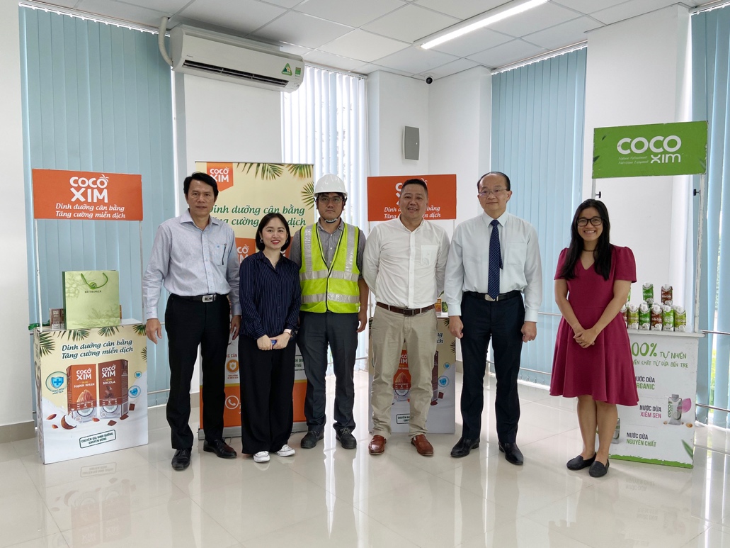 TỔNG LÃNH SỰ SINGAPORE ĐẾN THAM QUAN NHÀ MÁY BETRIMEX