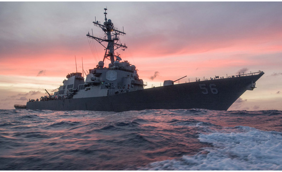 Tàu khu trục USS John S. McCain của Mỹ tới Trường Sa, Trung Quốc điều quân đội 'xua đuổi'