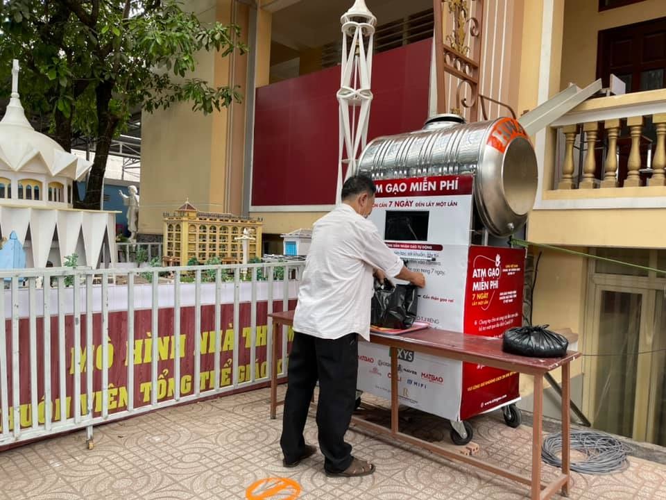 Ứng dụng ATM thông minh phát gạo cho người dân