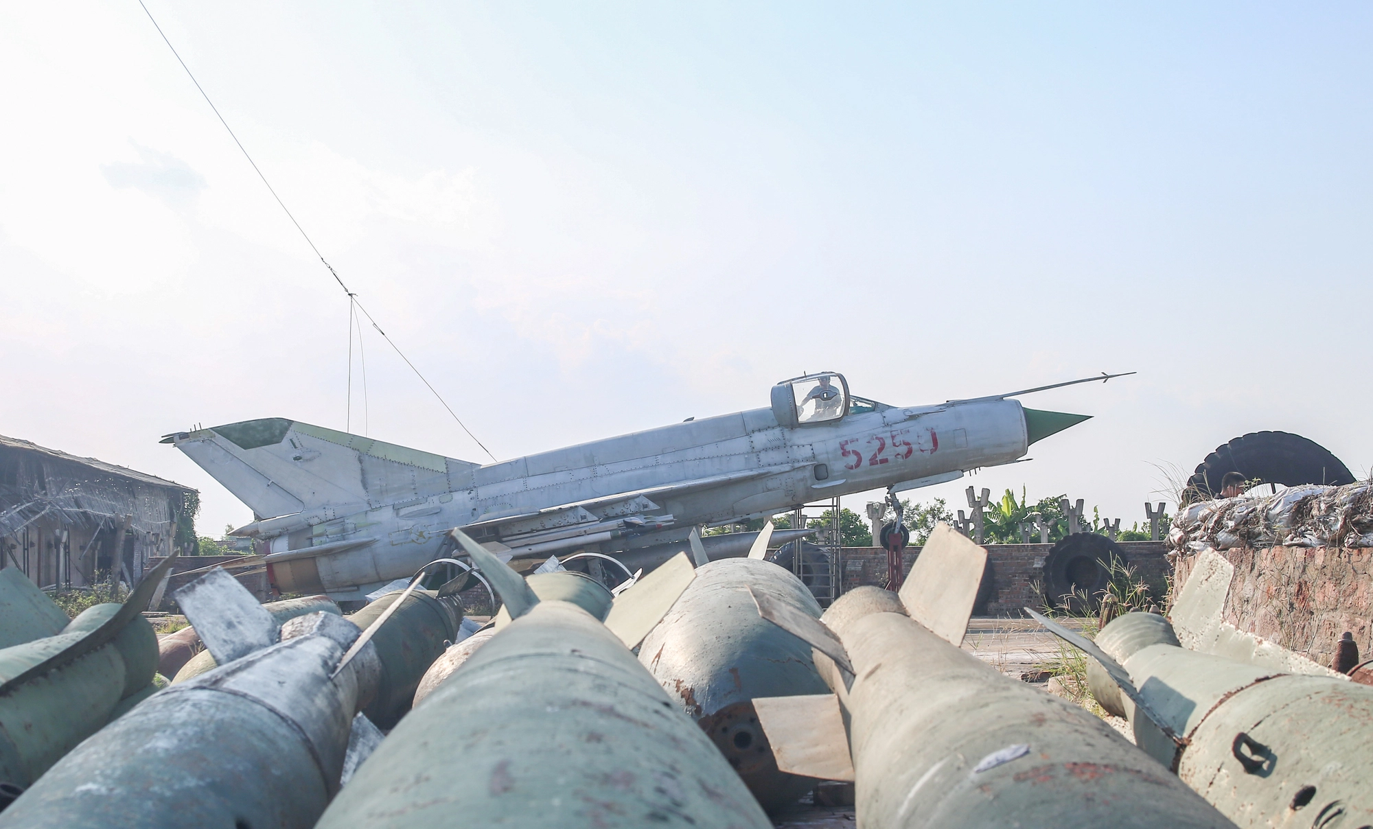 Chiêm ngưỡng bảo tàng tư nhân máy bay, tên lửa lớn nhất Ninh Bình
