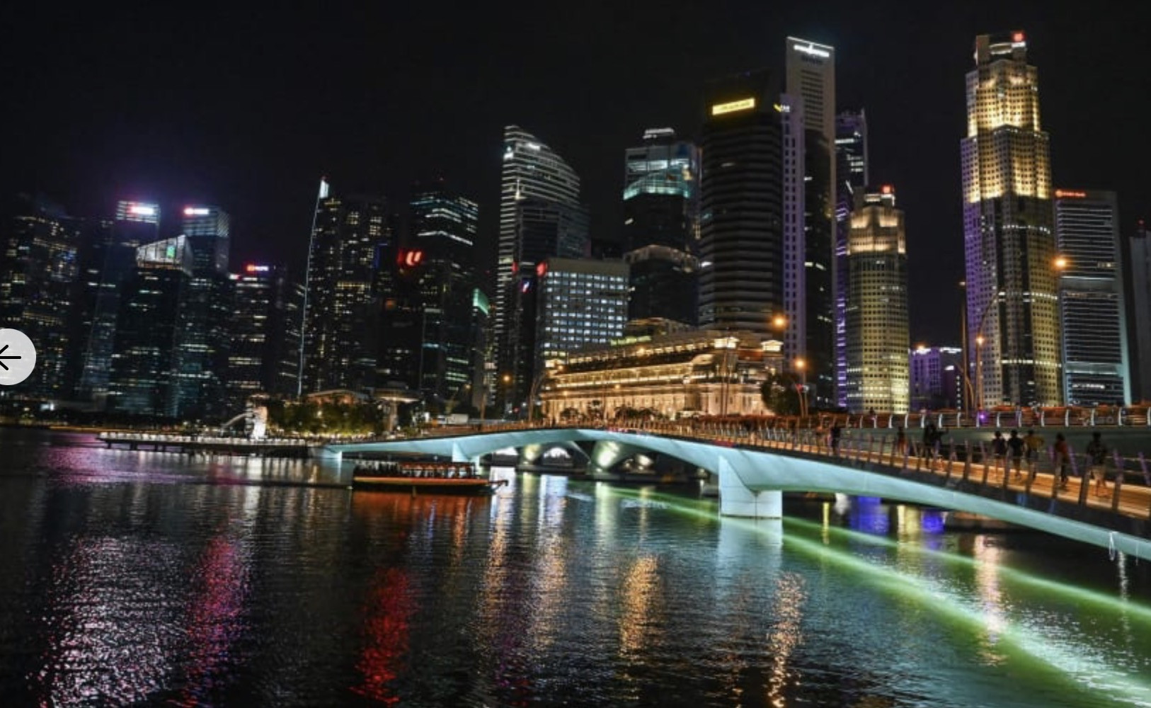 New York, Singapore đứng đầu danh sách các thành phố đắt đỏ nhất thế giới